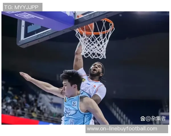 拓媒分析杨瀚森与亚当斯卡位犯规细节揭示比赛判罚争议