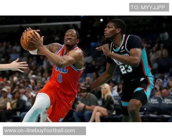 里斯三分球表现惊艳砍下12分助力球队逆转卫冕冠军更衣室庆祝热烈