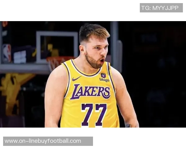 东契奇体重反弹双下巴现身腰腹部游泳圈引发关注